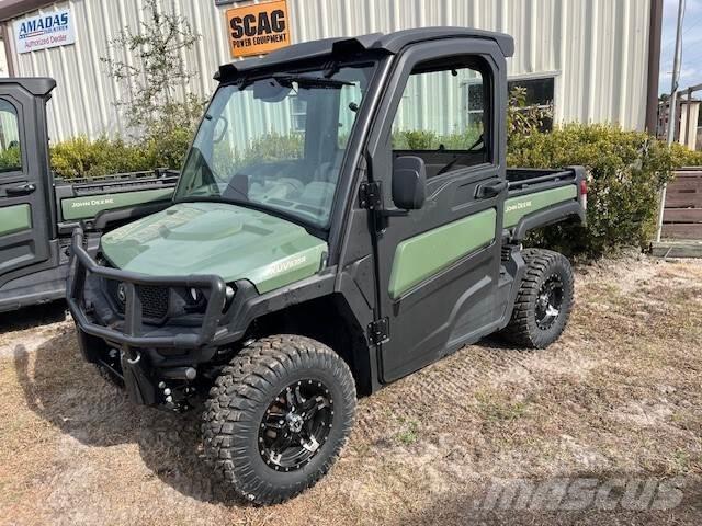 John Deere 835R Maquinaria para servicios públicos