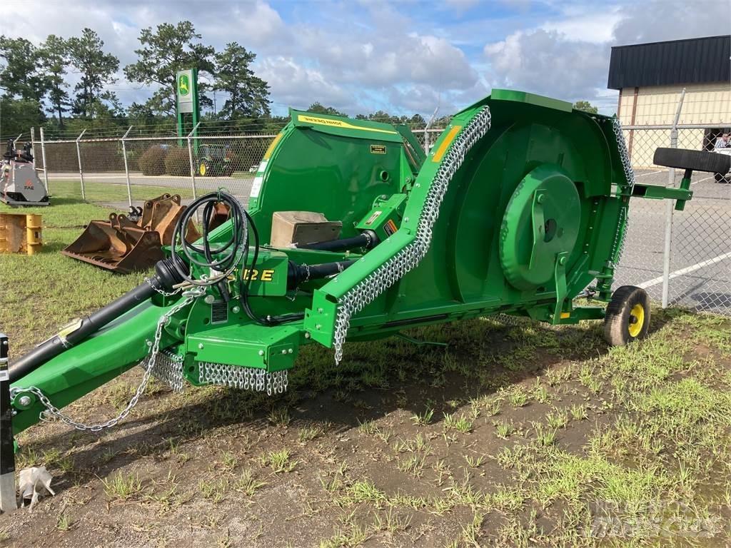 John Deere FC12E Desmenuzadoras, cortadoras y desenrolladoras de pacas