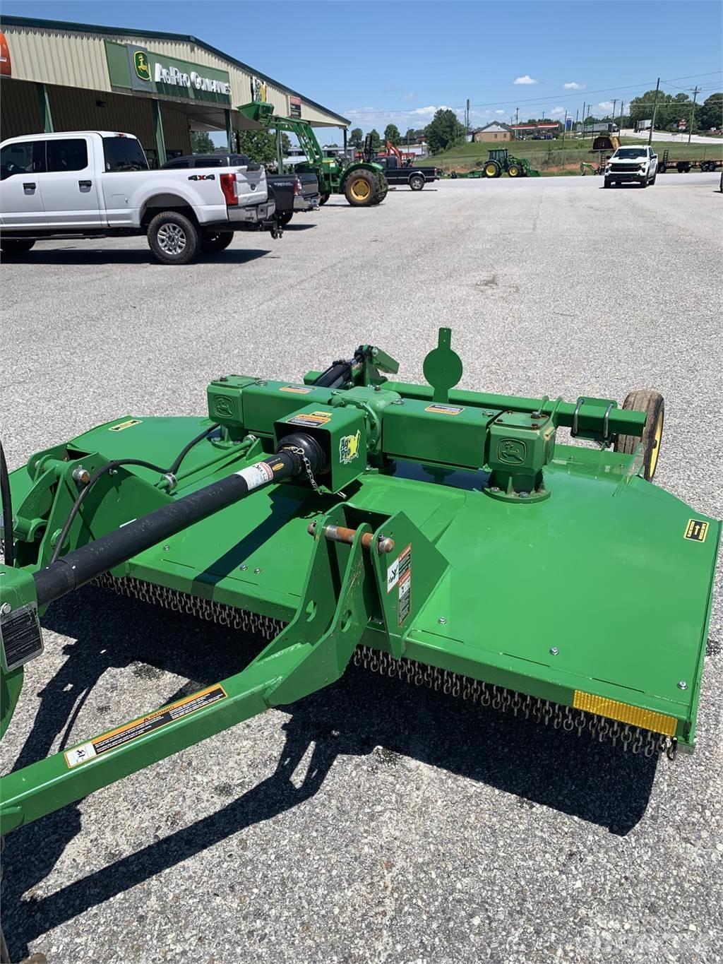 John Deere MX8 Desmenuzadoras, cortadoras y desenrolladoras de pacas