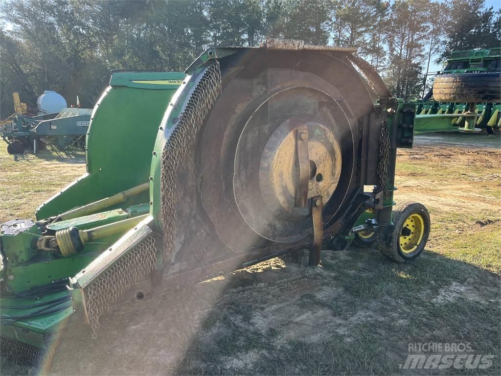 John Deere R15 Desmenuzadoras, cortadoras y desenrolladoras de pacas