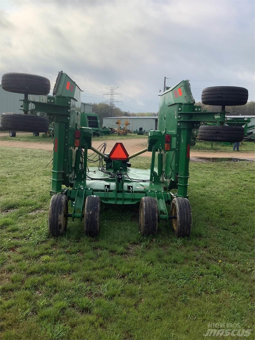 John Deere R20 Desmenuzadoras, cortadoras y desenrolladoras de pacas