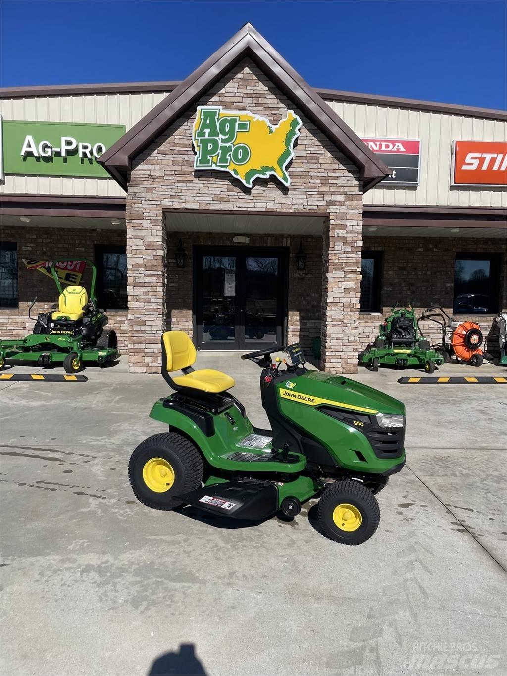 John Deere S110 Tractores corta-césped