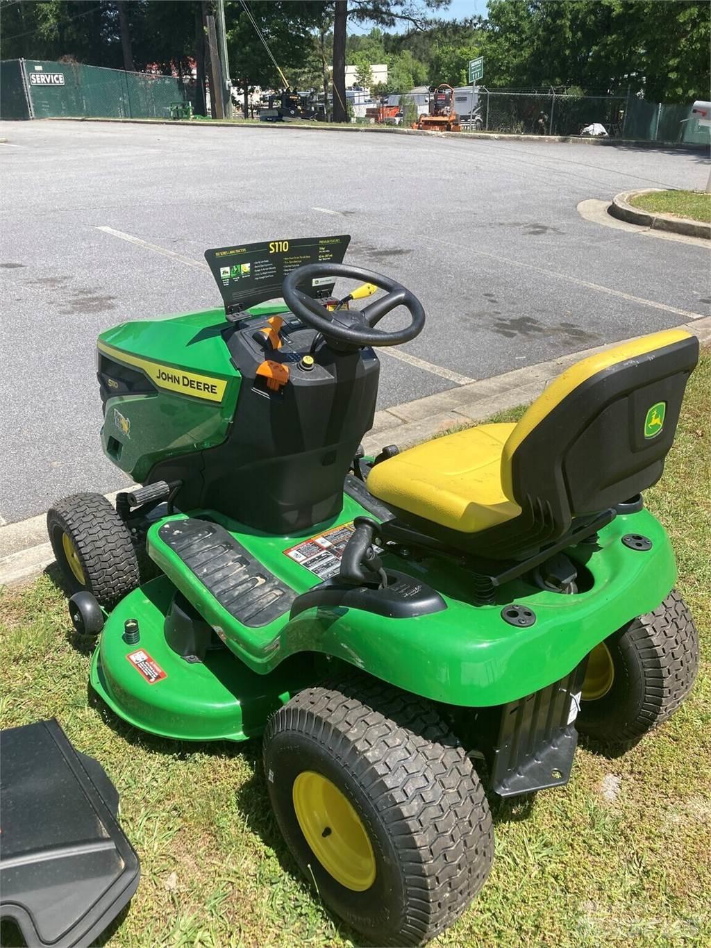 John Deere S110 Tractores corta-césped