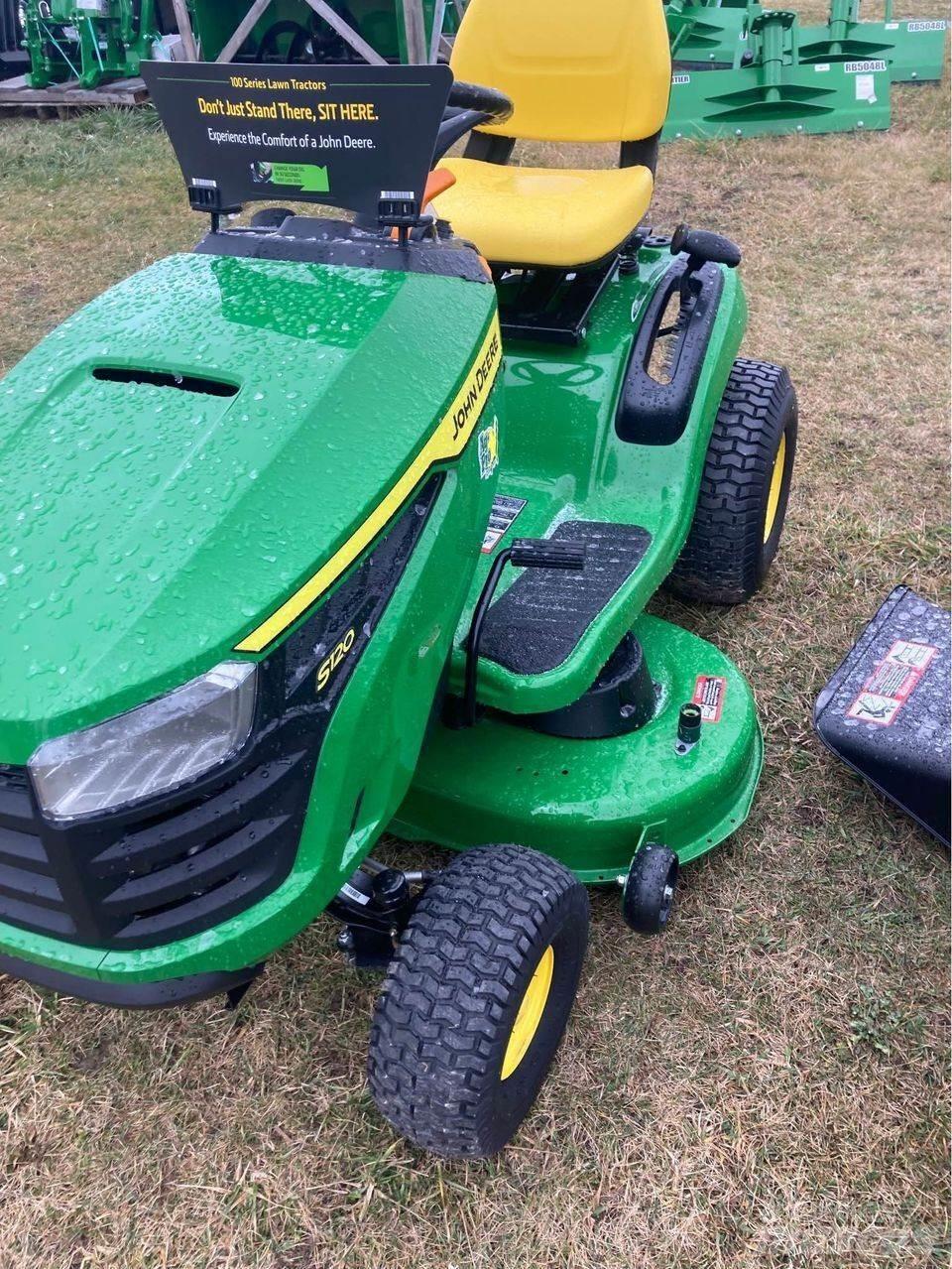 John Deere S120 Tractores corta-césped