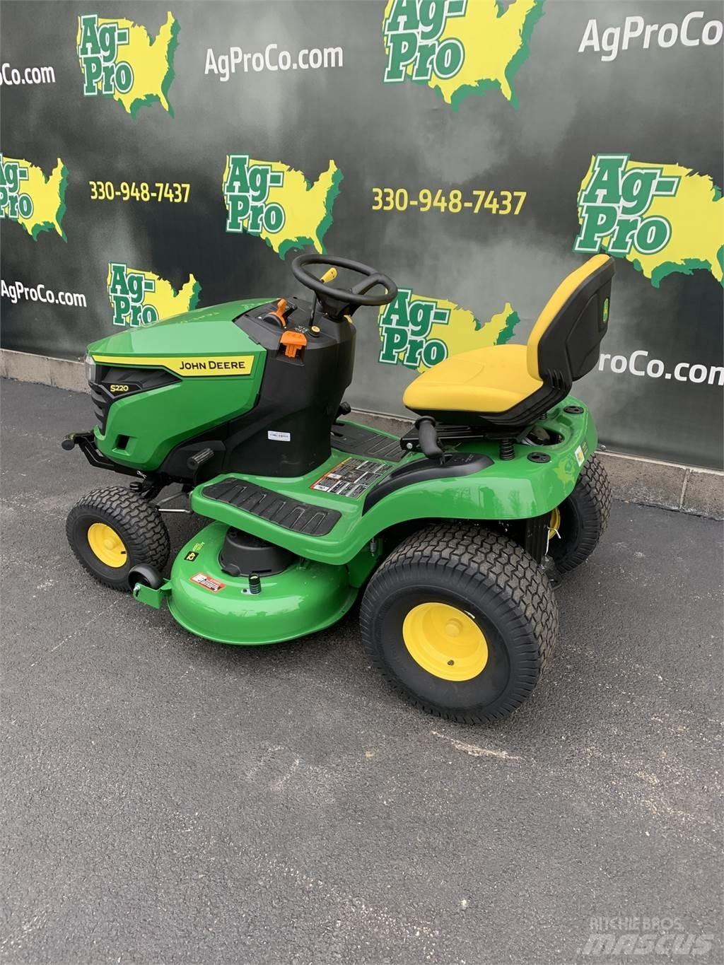 John Deere S220 Tractores corta-césped