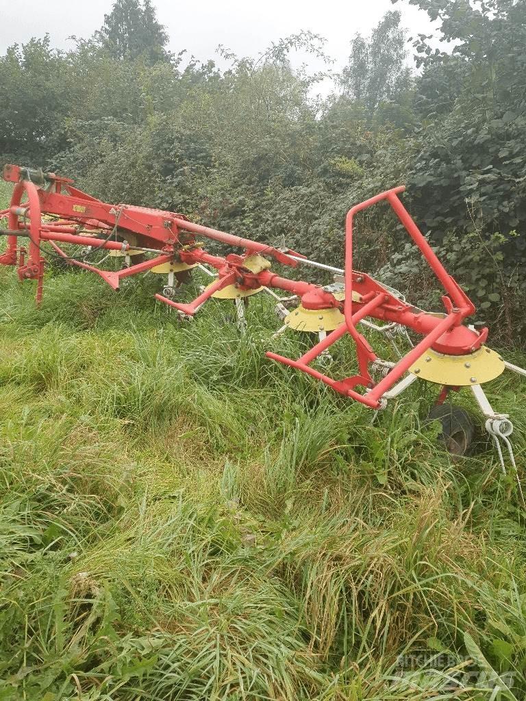 Pöttinger 810N Rastrillos y henificadores