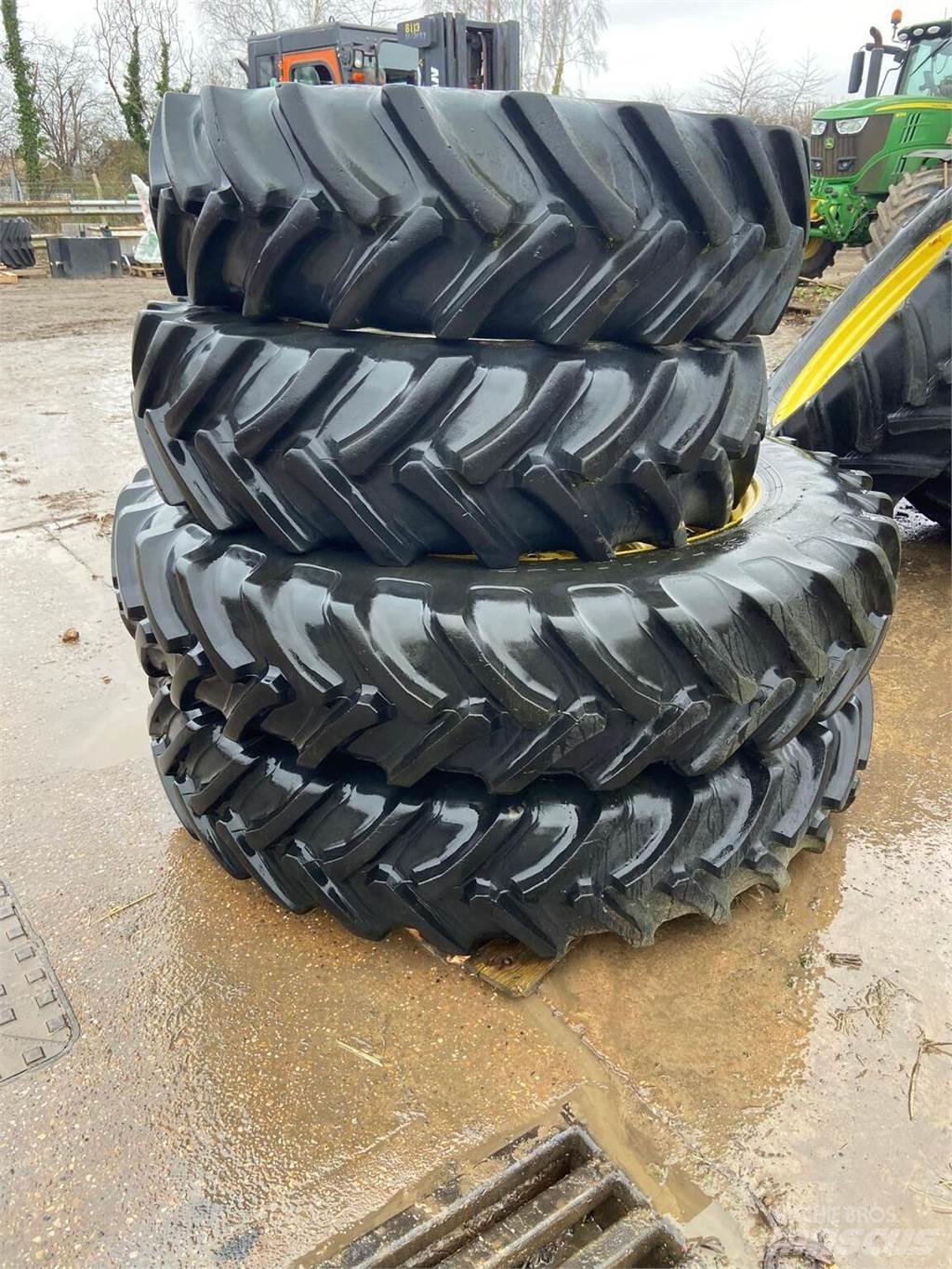  Row Crop Wheels Neumáticos, ruedas y llantas