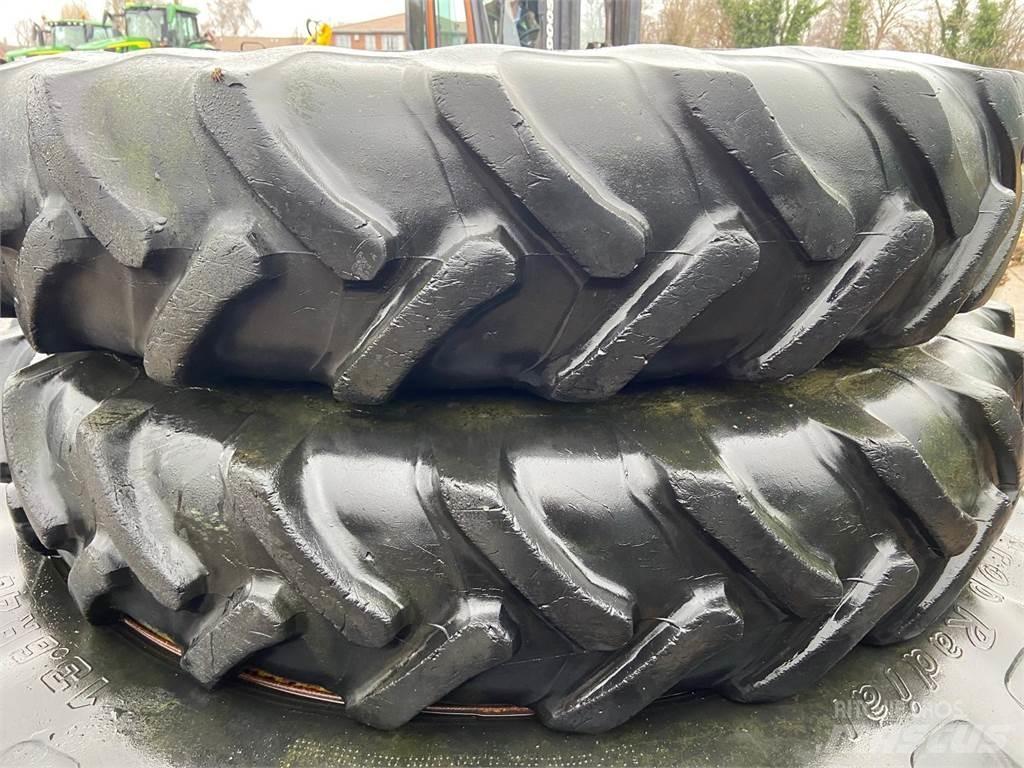  Row Crop Wheels Neumáticos, ruedas y llantas