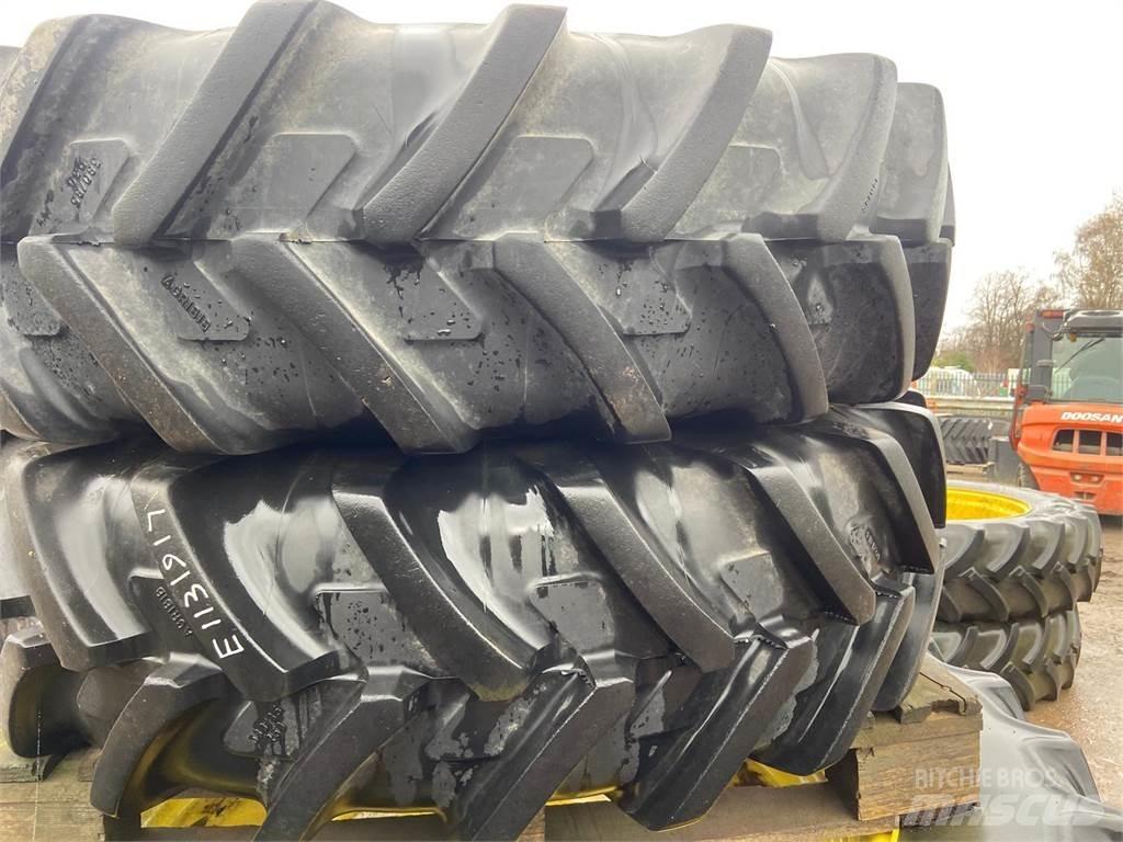  Row Crop Wheels Neumáticos, ruedas y llantas