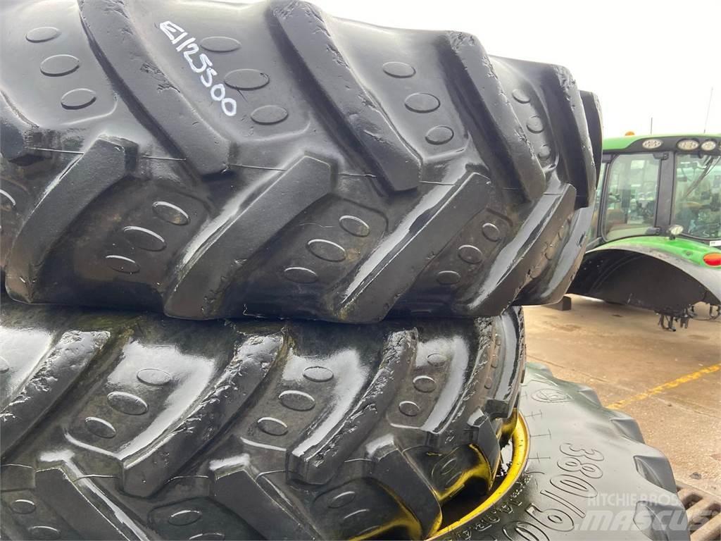 Row Crop Wheels Neumáticos, ruedas y llantas