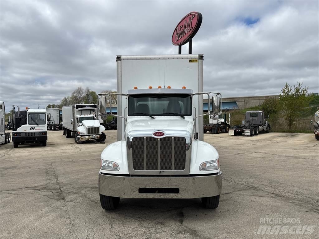 Peterbilt 337 Camiones caja cerrada