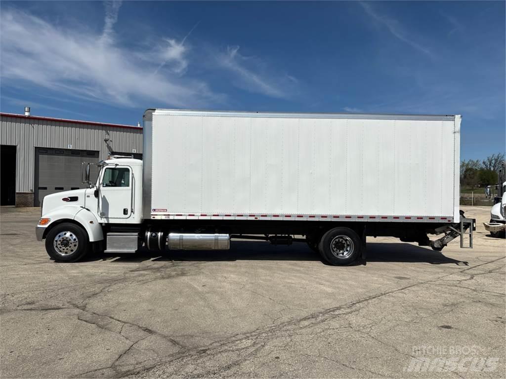 Peterbilt 337 Camiones caja cerrada