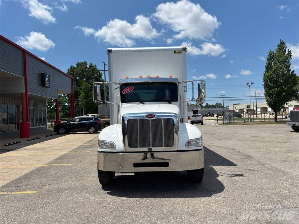 Peterbilt 337 Camiones caja cerrada