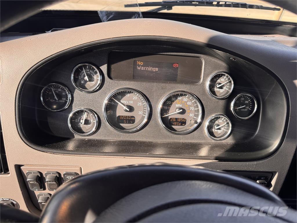 Peterbilt 337 Camiones caja cerrada