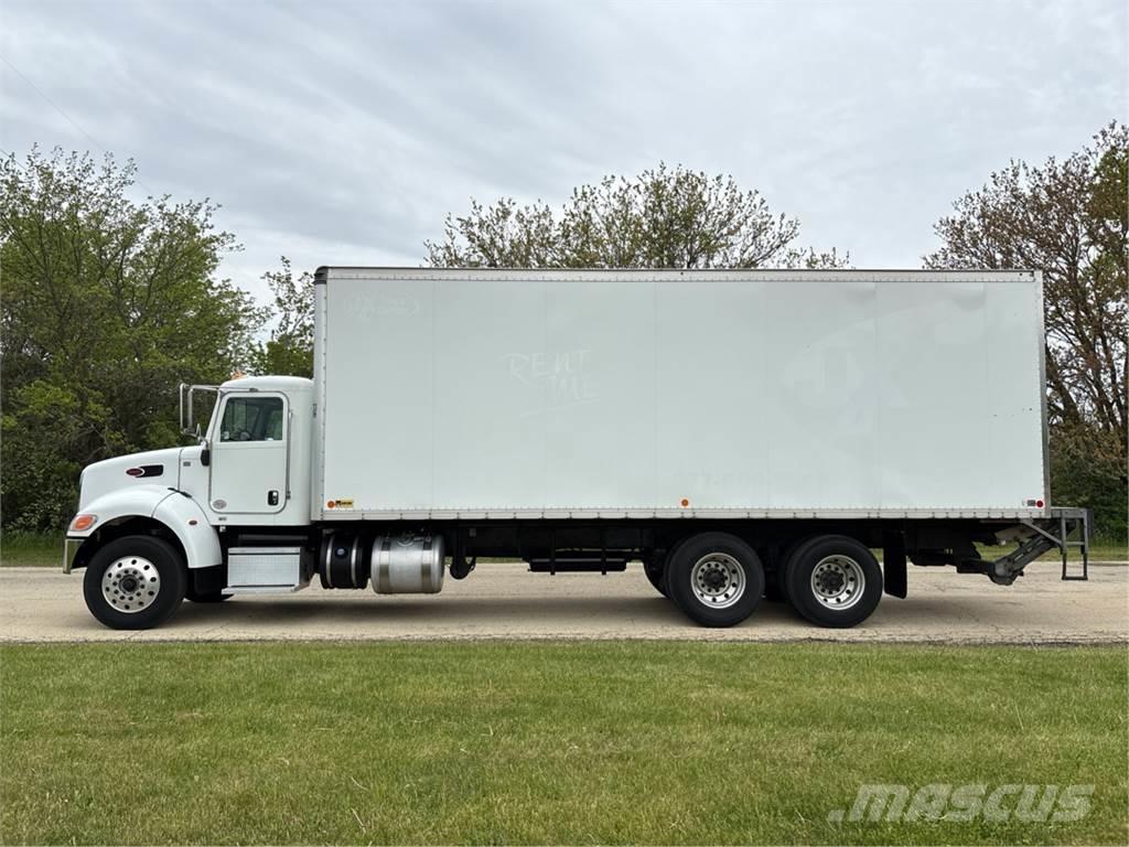 Peterbilt 348 Camiones caja cerrada