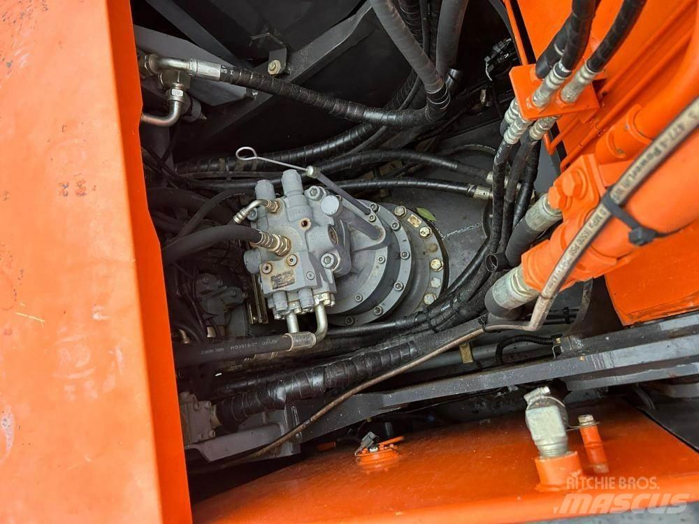 Hitachi ZX210LC-5B Excavadoras de cadenas