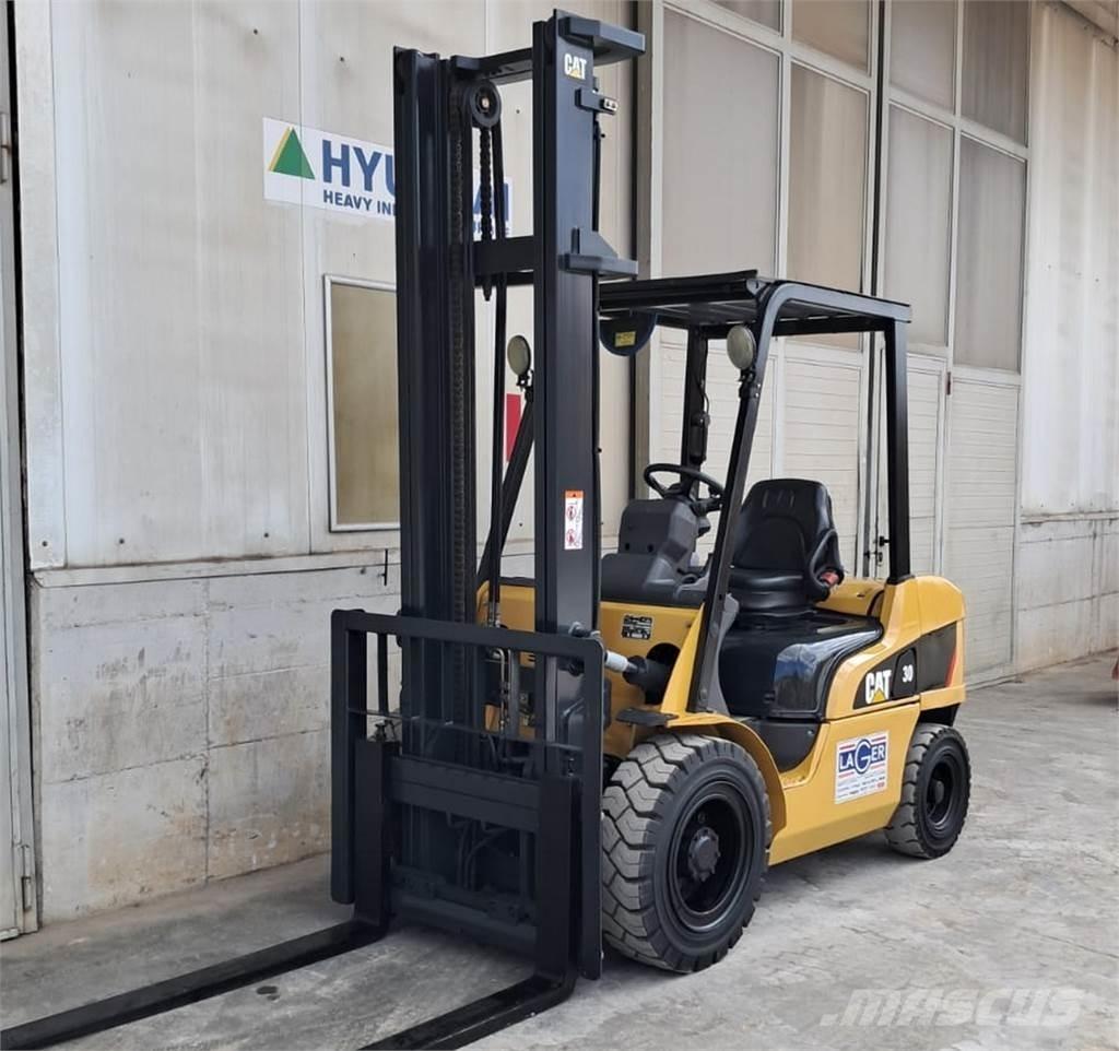 CAT DP30NT Carretillas diesel