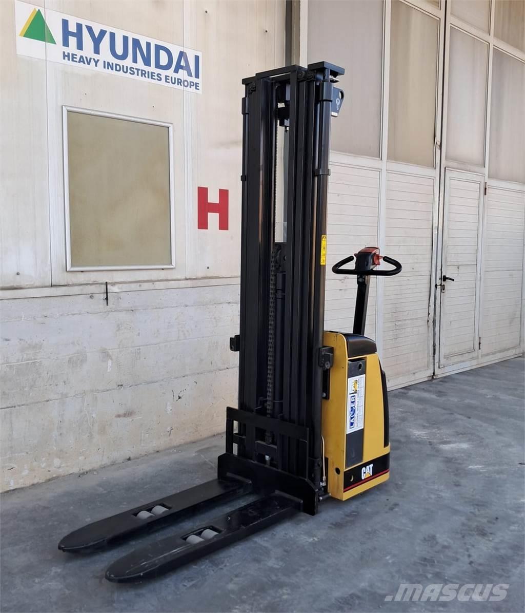 CAT NSP16K Transpaletas Electricas