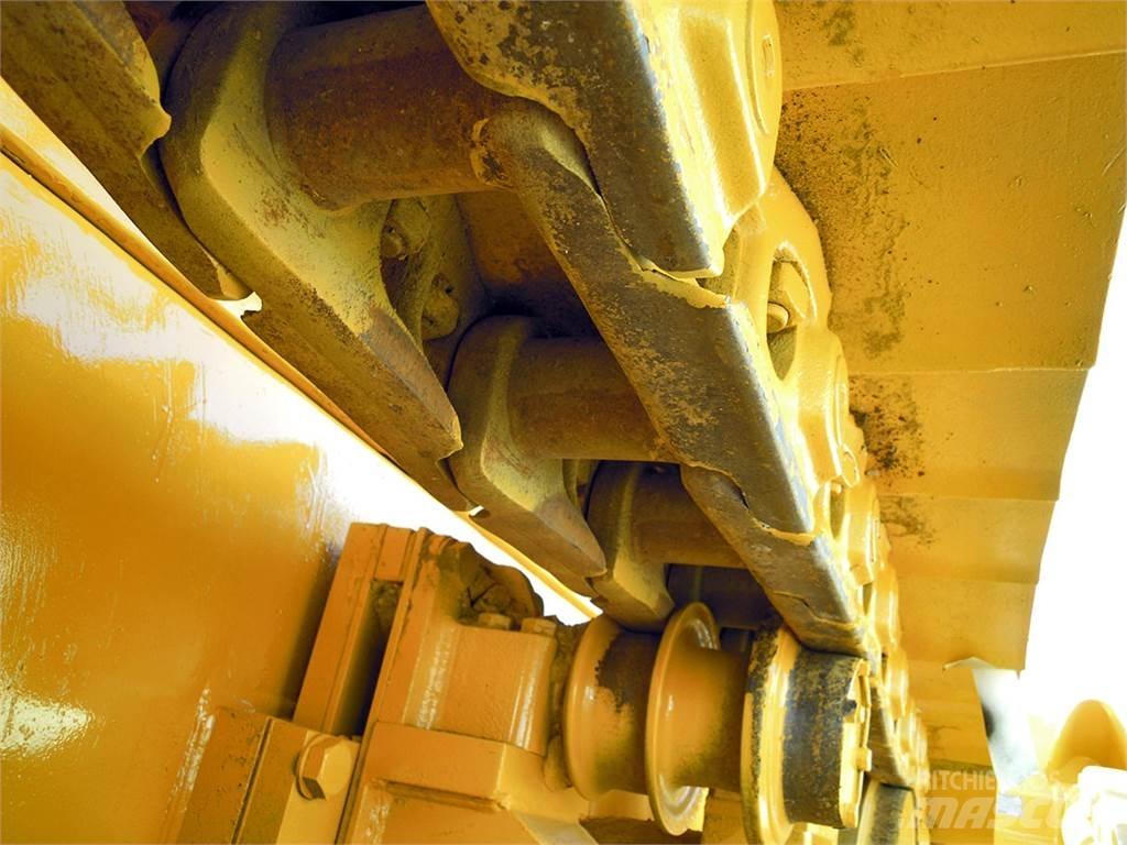Dressta TD-25M Buldozer sobre oruga