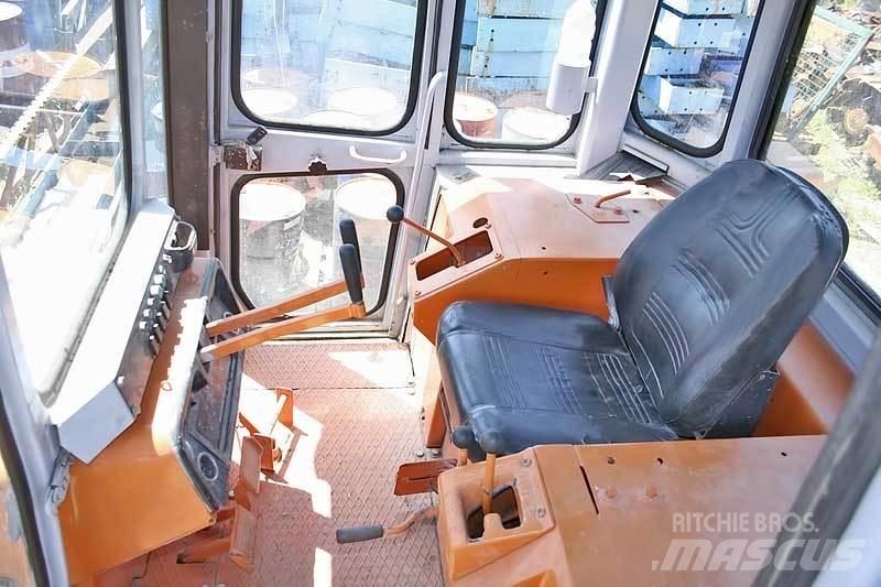 Fiat-Hitachi FD 20 Buldozer sobre oruga