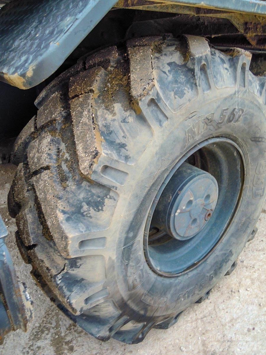 Hyundai R140W-9 Excavadoras de ruedas