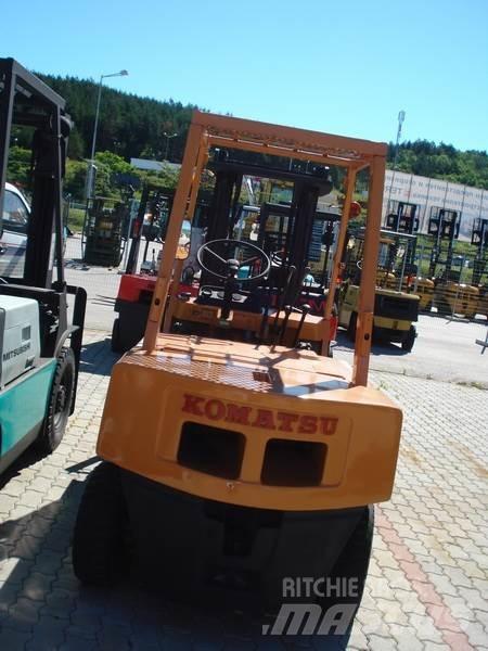 Komatsu FG25L-7 Otras carretillas elevadoras