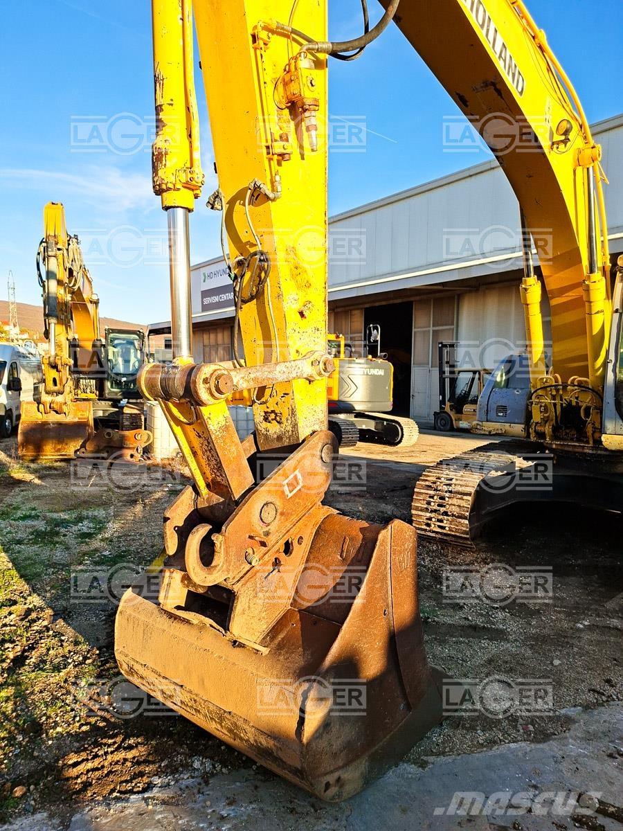 New Holland E215 Excavadoras de cadenas