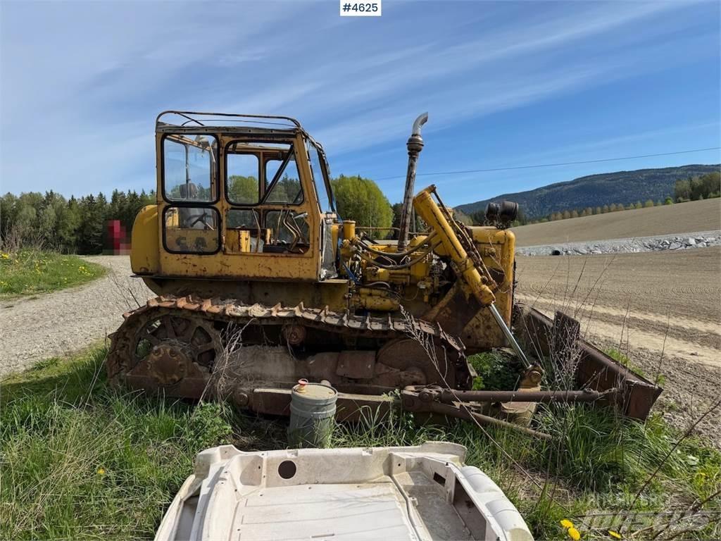 CAT D4C Buldozer sobre oruga