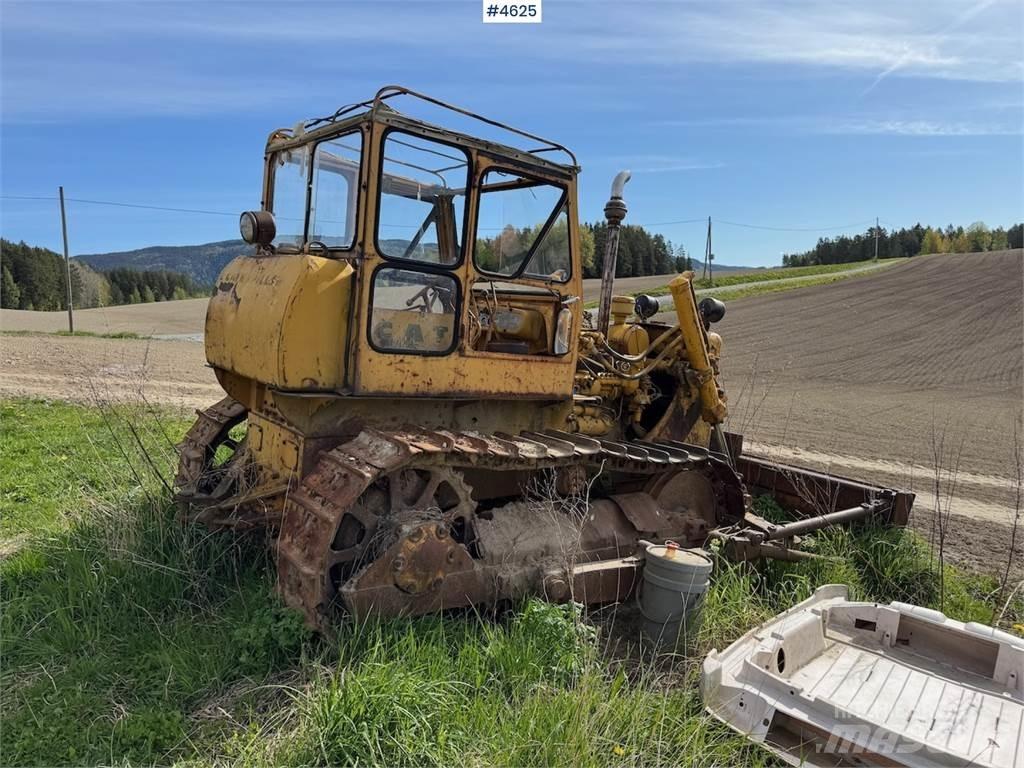 CAT D4C Buldozer sobre oruga