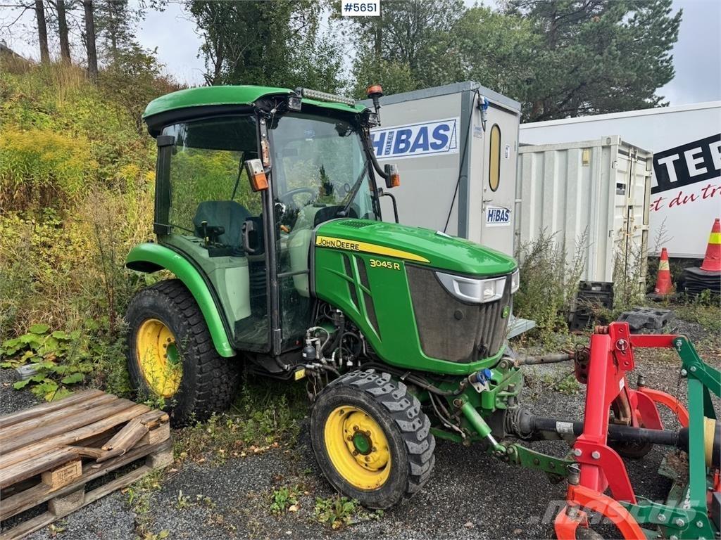 John Deere 3045R Tractores