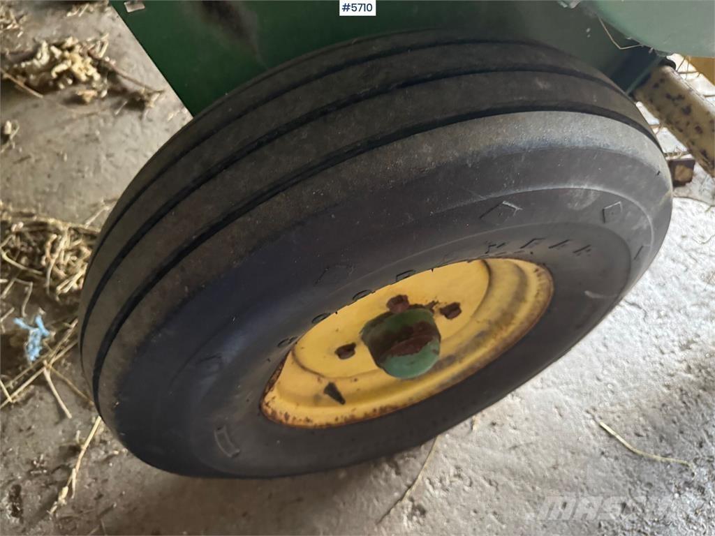 John Deere 336 Otros equipos para cosecha