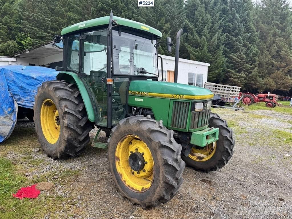 John Deere 5400 Tractores