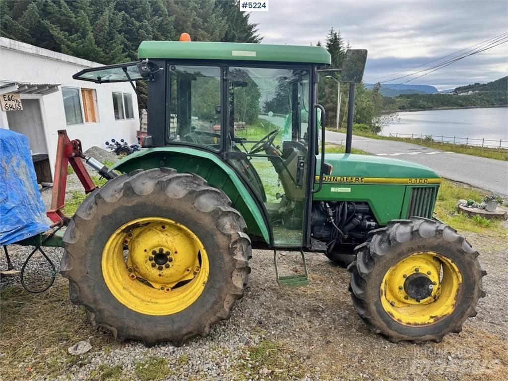 John Deere 5400 Tractores
