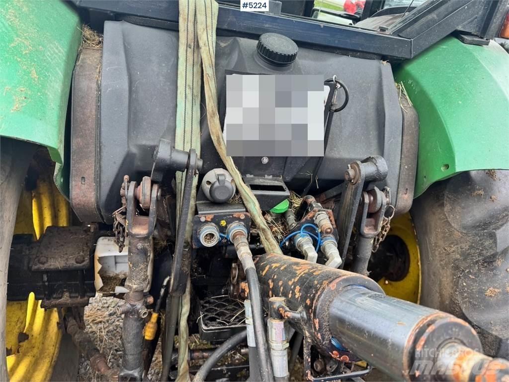 John Deere 5400 Tractores