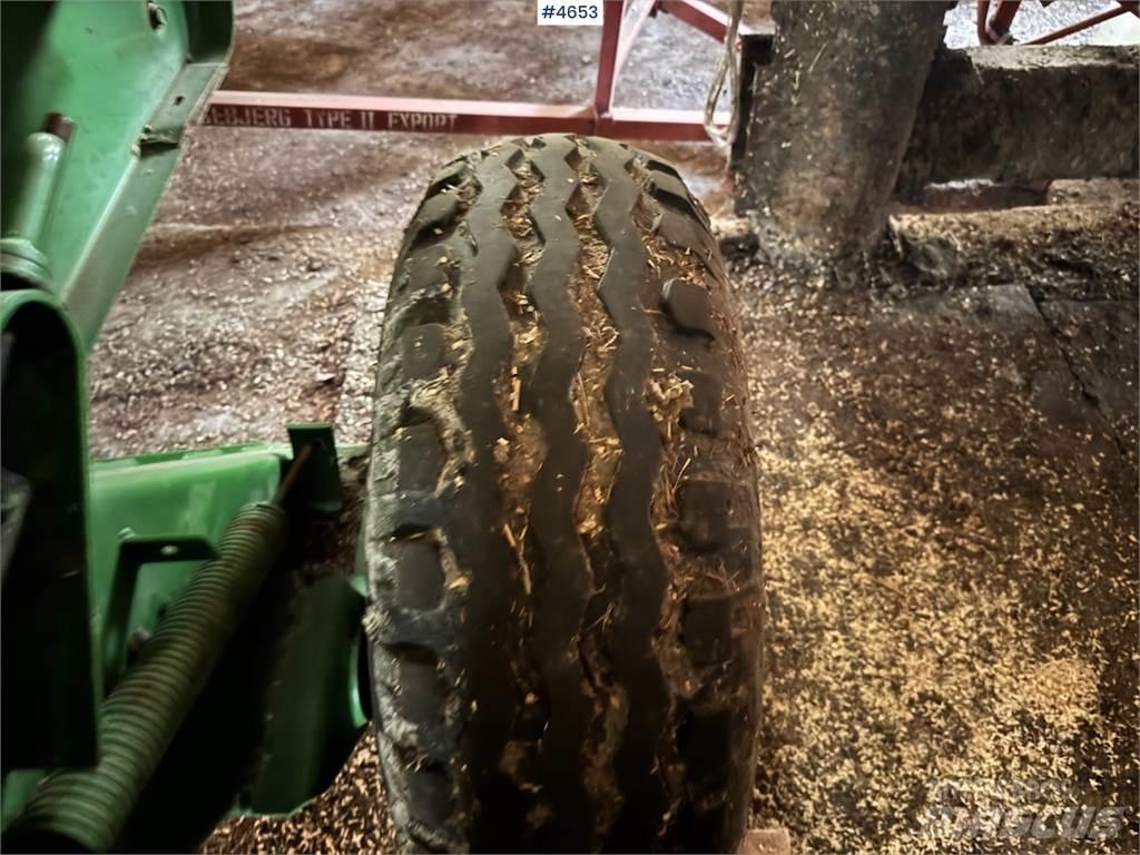 John Deere 545 Otros equipos para cosecha