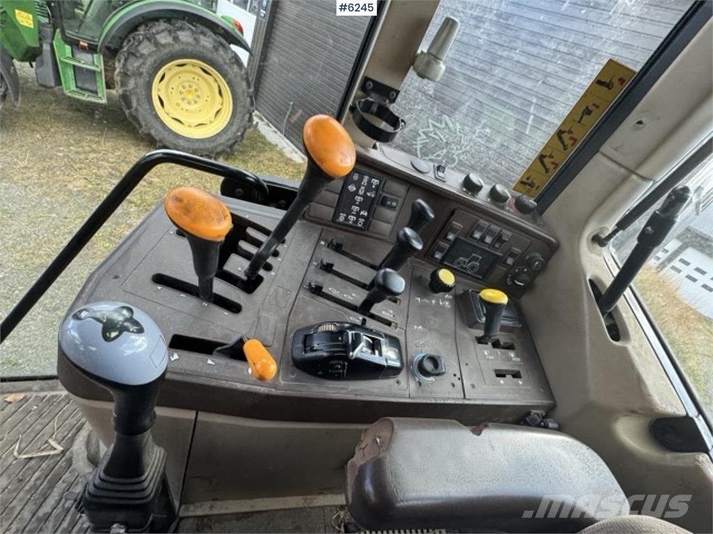 John Deere 6310 Tractores