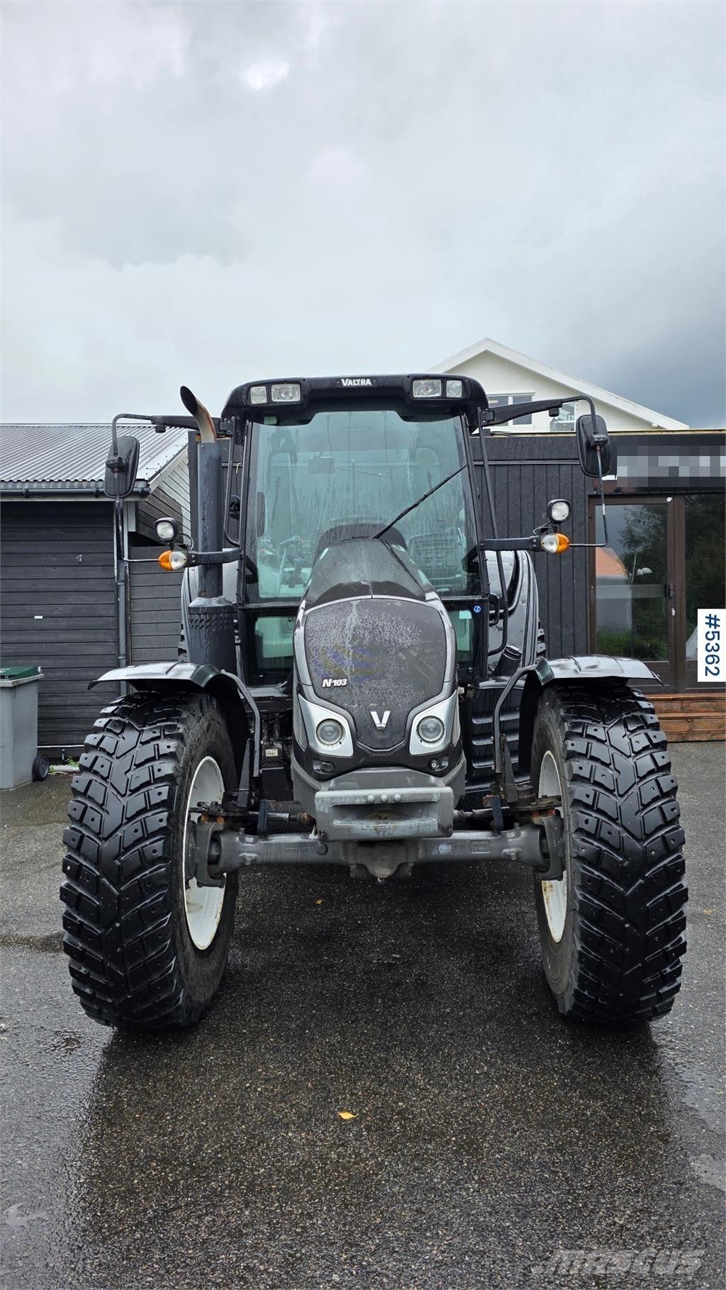 Valtra N103 Tractores