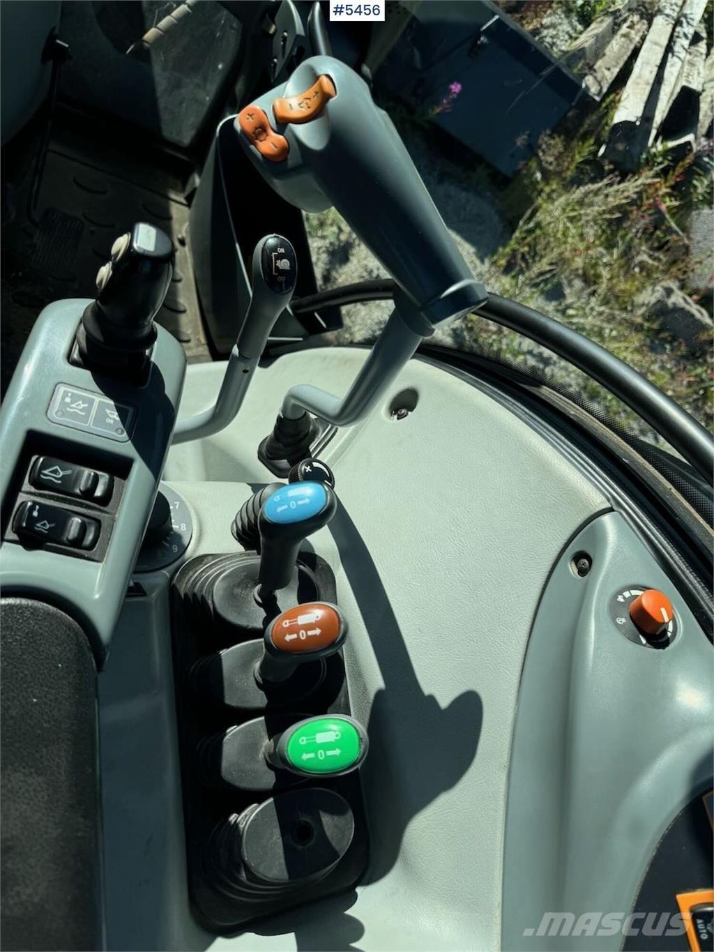 Valtra N123 Tractores