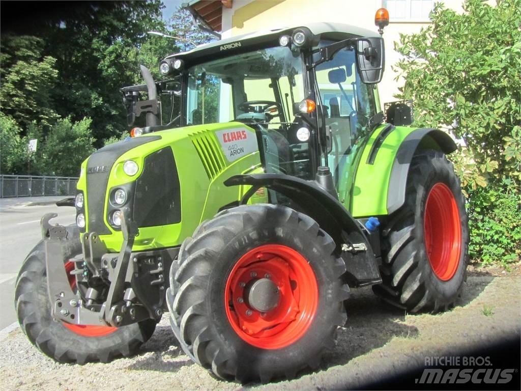 CLAAS Arion 440 Tractores