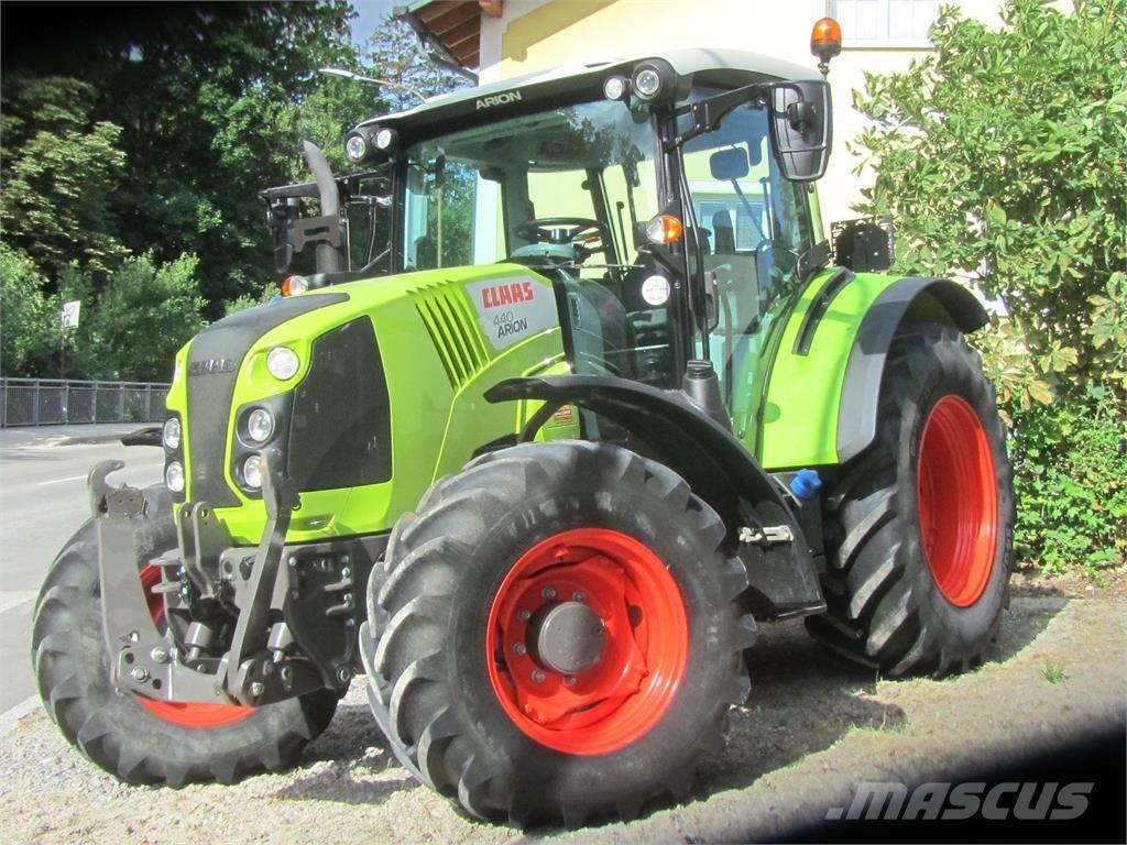 CLAAS Arion 440 Tractores