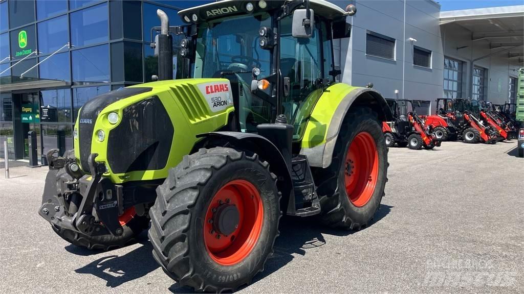 CLAAS ARION 530 Tractores