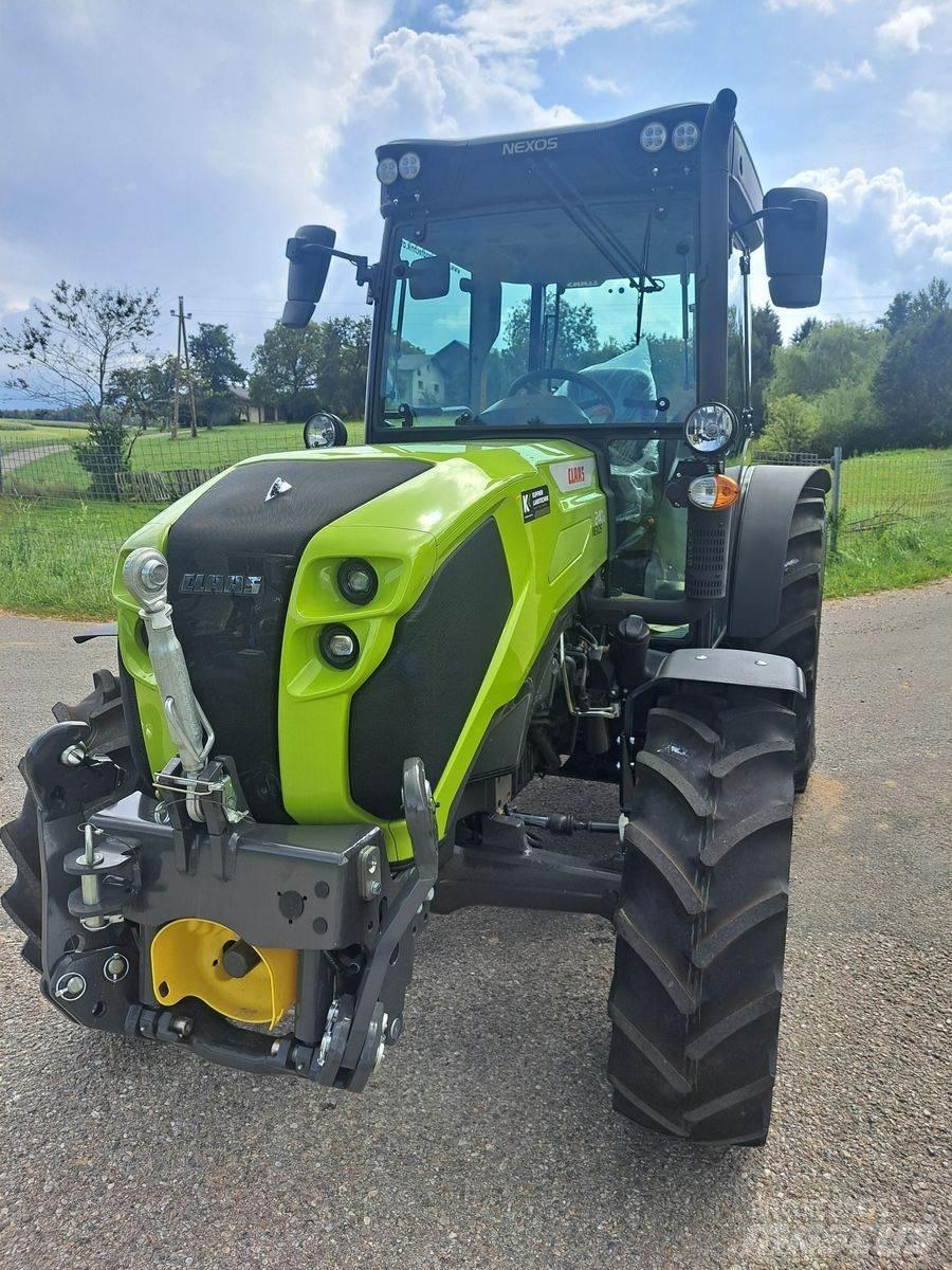 CLAAS Nexos 240 XL Tractores
