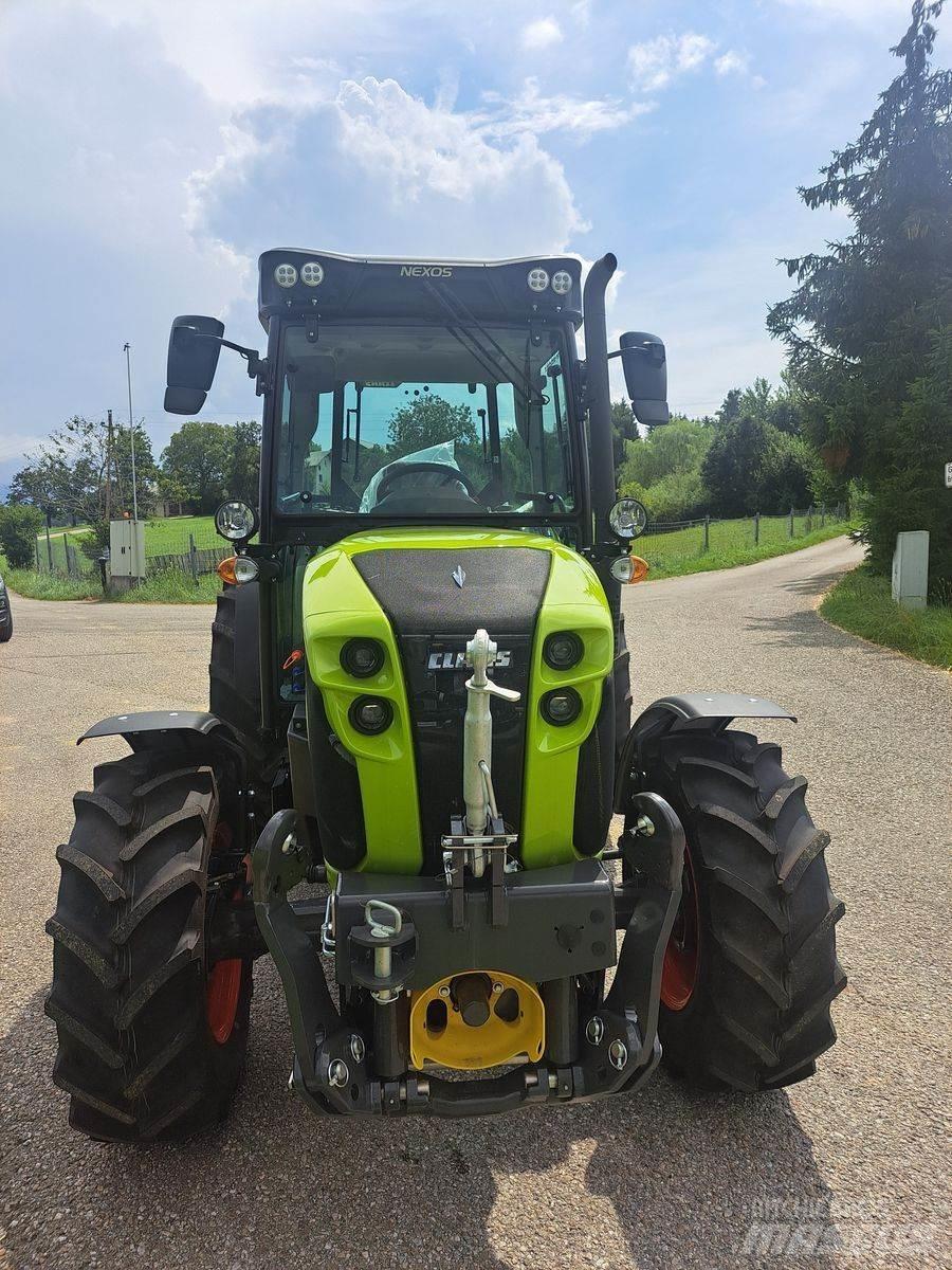CLAAS Nexos 240 XL Tractores