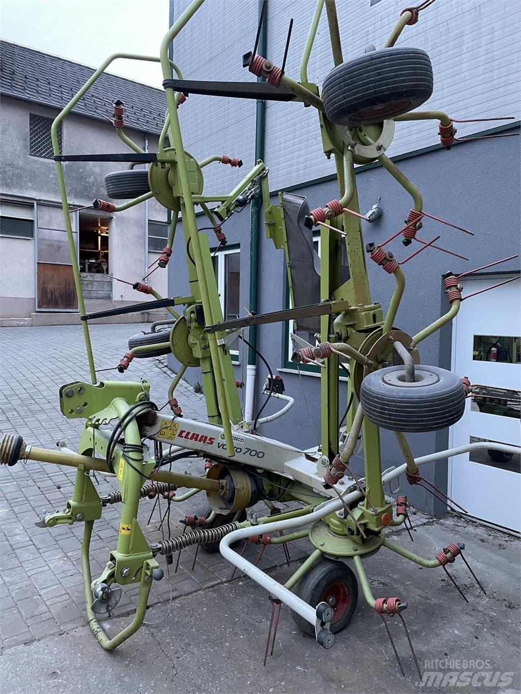 CLAAS VOLTO 700 Rastrillos y henificadores