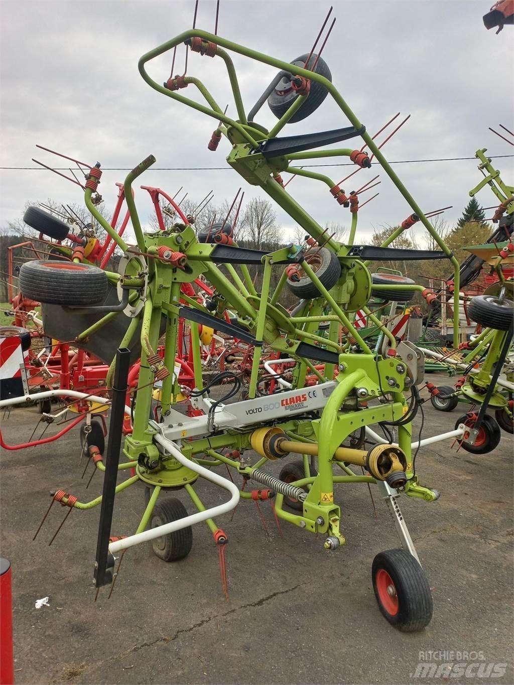 CLAAS Volto 800 Rastrillos y henificadores
