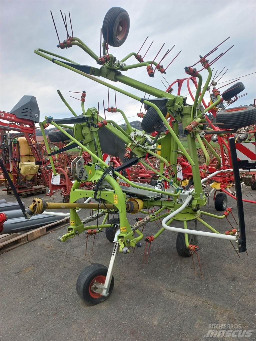 CLAAS Volto 800 Rastrillos y henificadores