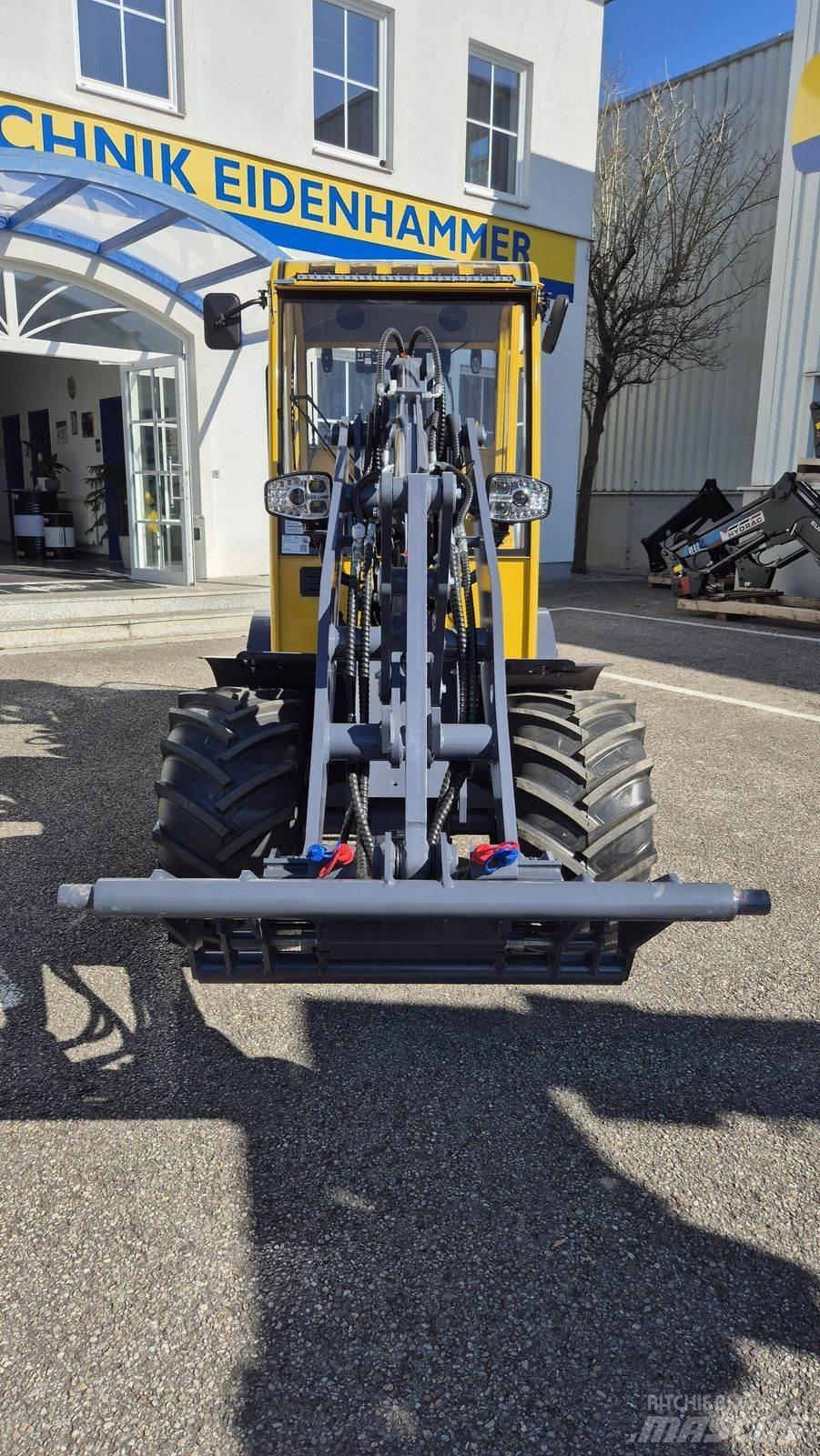 Eurotrac W12 s Palas cargadoras frontales