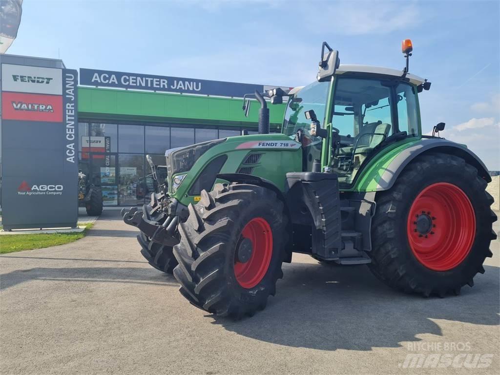 Fendt 718 Vario Tractores