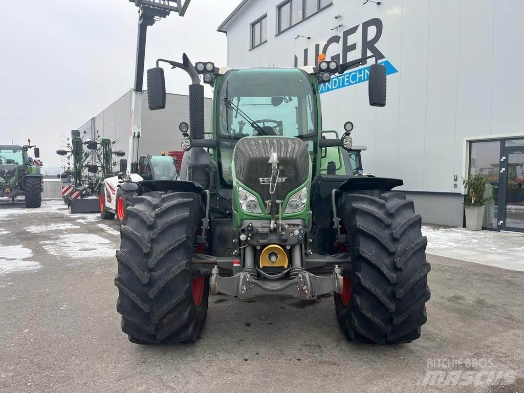 Fendt 718 Vario Tractores