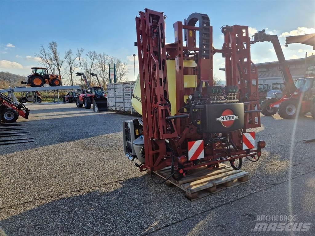 Hardi Mega 12 Pulverizadores arrastrados